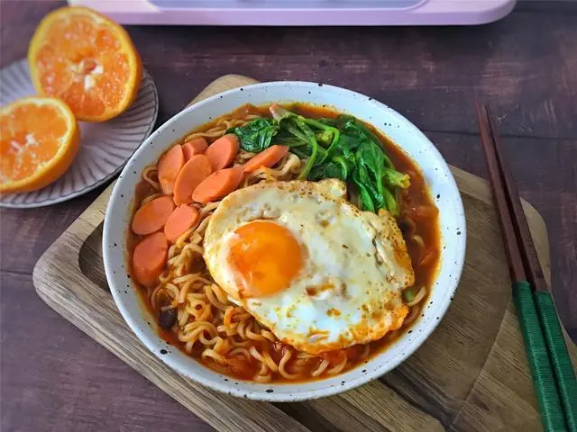 cook-instant-noodles