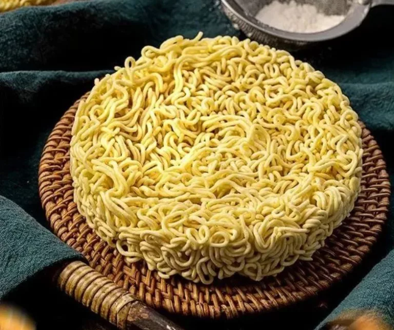 curly instant noodle